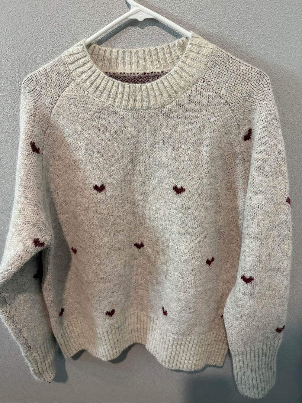 Source Unknown Cream Crewneck Sweater with Burgundy Heart Accents